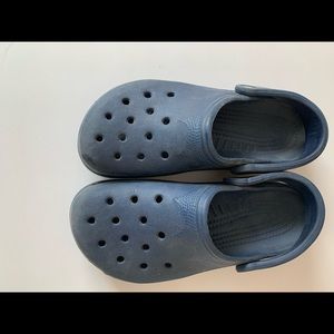 Women’s CROCS size 6